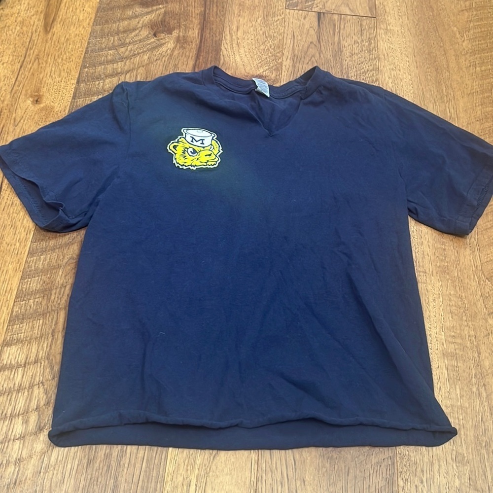 Gildan Woman’s Michigan Tee With Cut Neck Size S